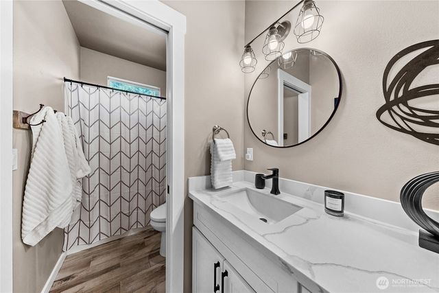 910 11th Avenue, Fox Island, WA 98333