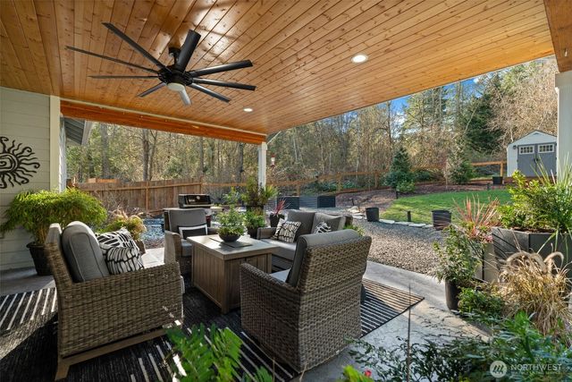 910 11th Avenue, Fox Island, WA 98333