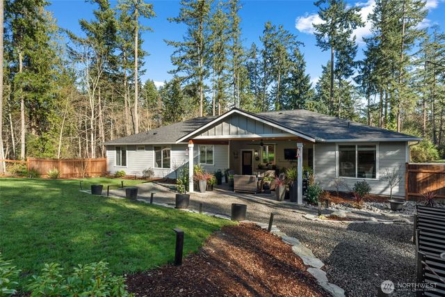 910 11th Avenue, Fox Island, WA 98333