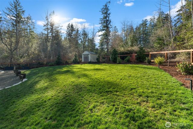 910 11th Avenue, Fox Island, WA 98333