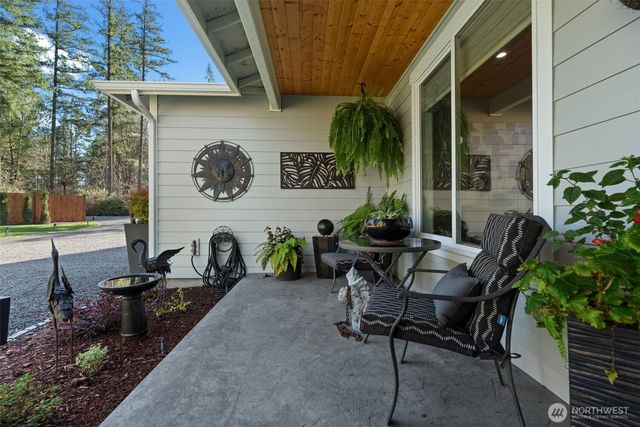 910 11th Avenue, Fox Island, WA 98333