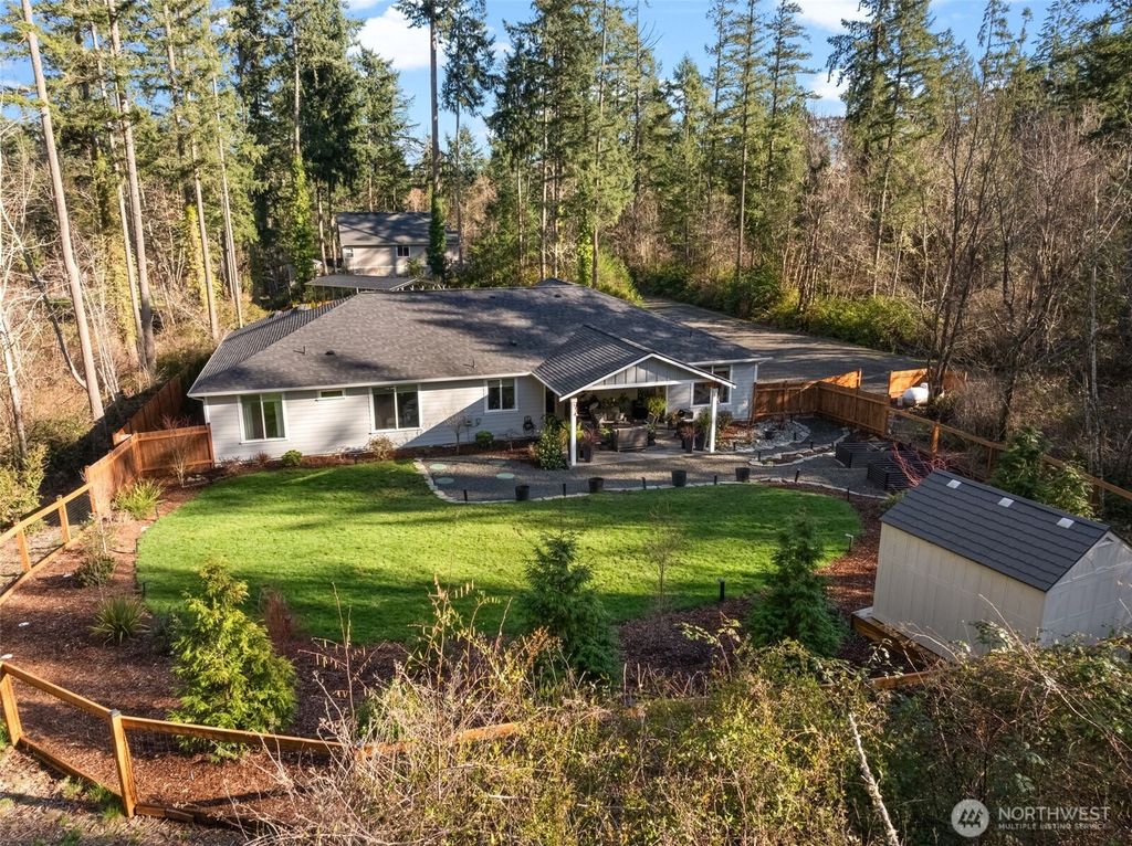 910 11th Avenue, Fox Island, WA 98333
