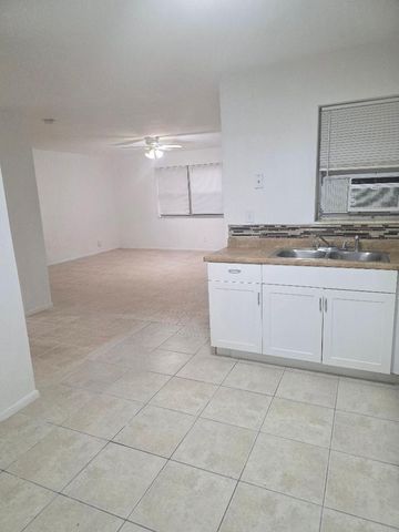 3800 SW 2nd Court 1-6, Fort Lauderdale, FL 33312