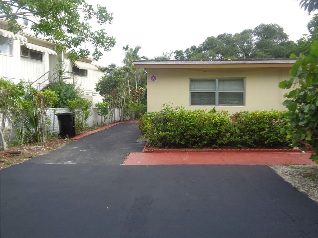 3800 SW 2nd Court 1-6, Fort Lauderdale, FL 33312
