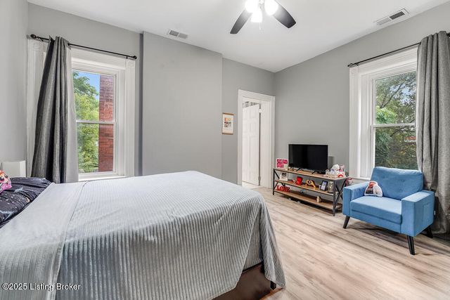 520 W Oak St, Louisville, KY 40203