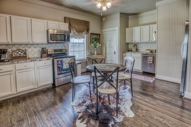 4825 Mount Vernon Road, Brenham, TX 77833