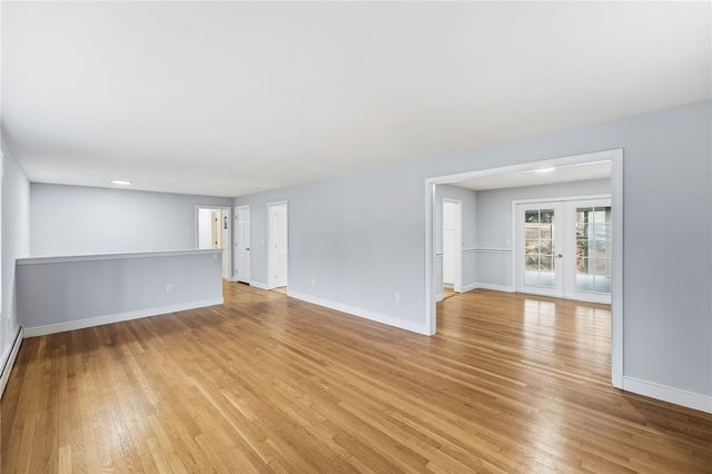 38 Juniper Lane, Holden, MA 01520