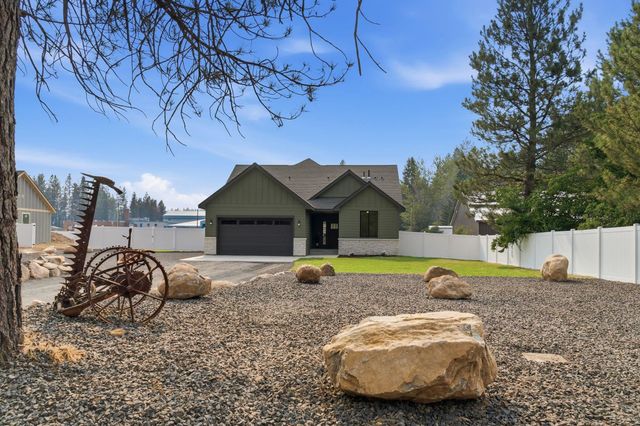 25819 N Chattaroy Cir, Chattaroy, WA 99003