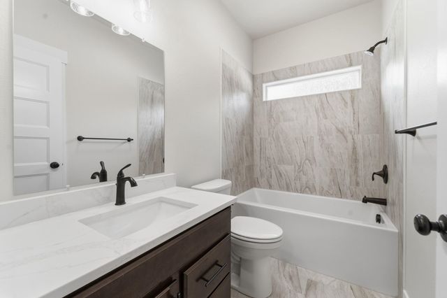 25819 N Chattaroy Cir, Chattaroy, WA 99003