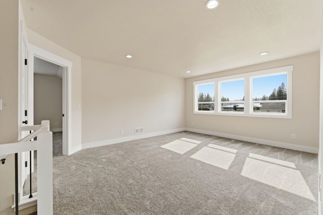 25819 N Chattaroy Cir, Chattaroy, WA 99003