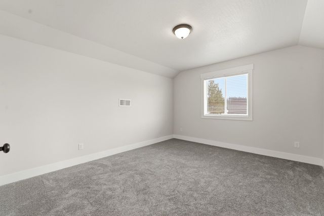 25819 N Chattaroy Cir, Chattaroy, WA 99003