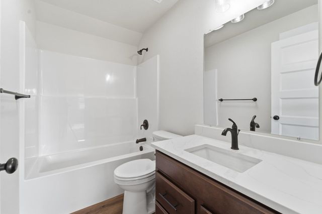 25819 N Chattaroy Cir, Chattaroy, WA 99003
