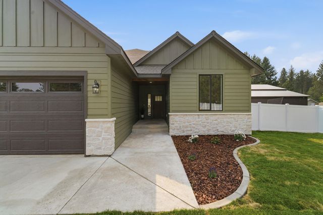 25819 N Chattaroy Cir, Chattaroy, WA 99003