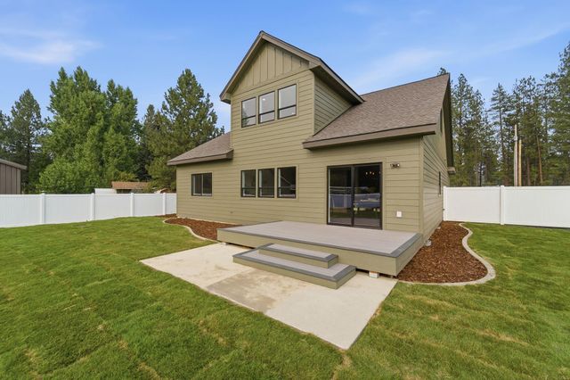 25819 N Chattaroy Cir, Chattaroy, WA 99003