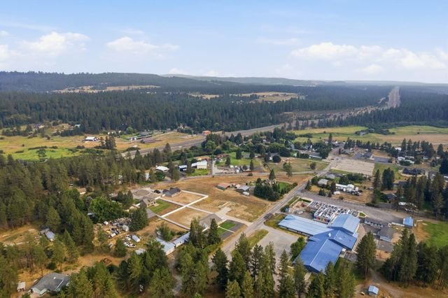 25819 N Chattaroy Cir, Chattaroy, WA 99003