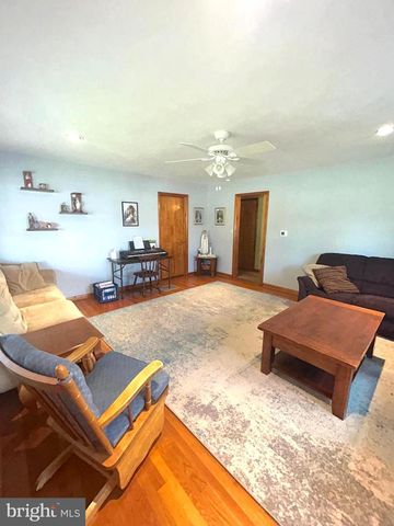 211 W MAIN ST, Fairfield, PA 17320