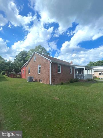 211 W MAIN ST, Fairfield, PA 17320
