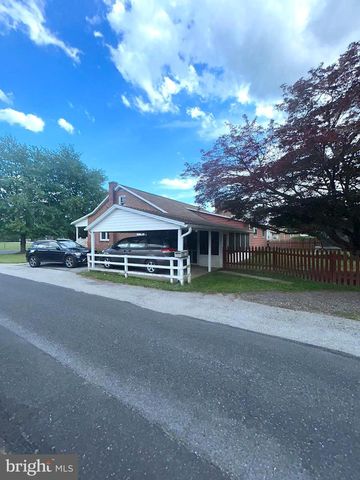 211 W MAIN ST, Fairfield, PA 17320
