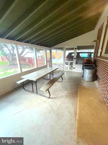 211 W MAIN ST, Fairfield, PA 17320