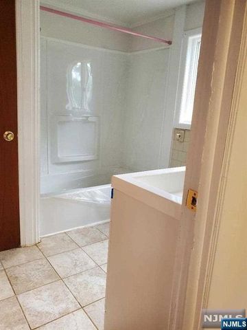 26 Island Road, Mahwah, NJ 07430