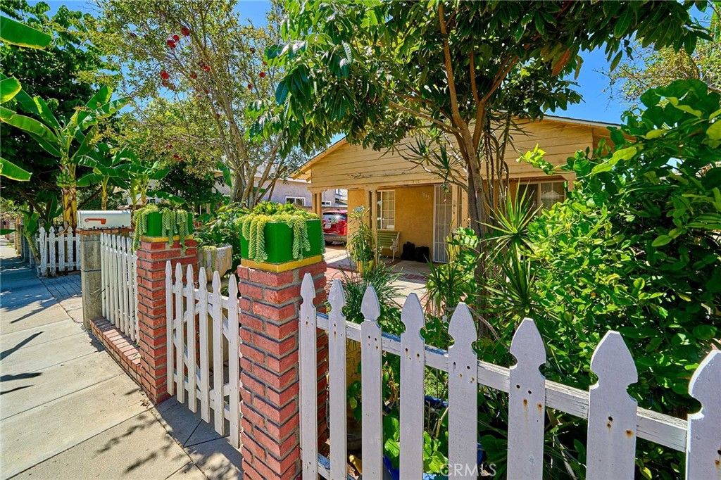 1845 Dawson, Signal Hill, CA 90755 — exterior