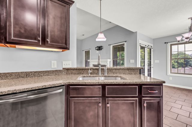 1453 Rustys Ln, Clarksville, TN 37042