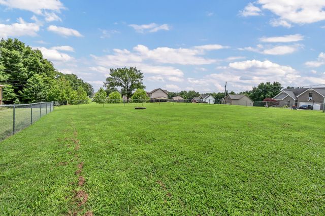 1453 Rustys Ln, Clarksville, TN 37042