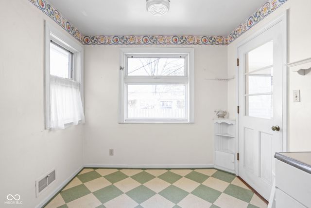 8303 N College Avenue, Indianapolis, IN 46240