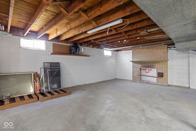 8303 N College Avenue, Indianapolis, IN 46240