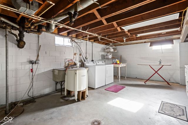 8303 N College Avenue, Indianapolis, IN 46240