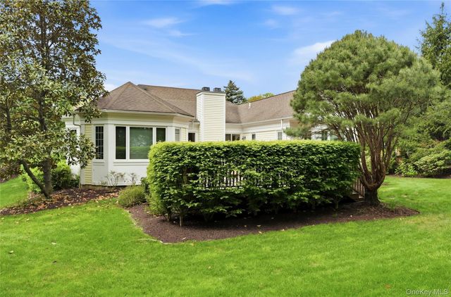 41 Evergreen Circle, Manhasset, NY 11030