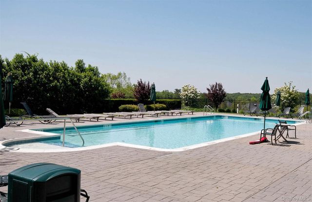 41 Evergreen Circle, Manhasset, NY 11030