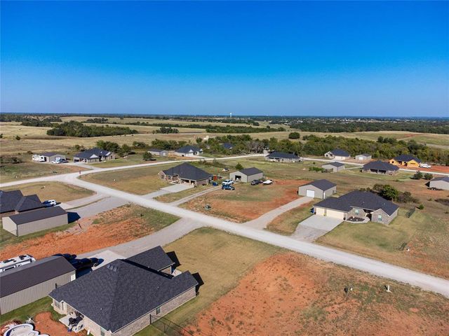1985 Twin Spires Trail, Blanchard, OK 73010