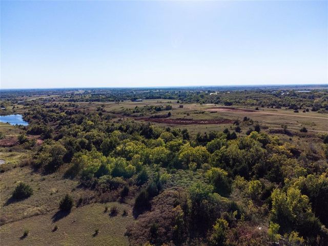 1985 Twin Spires Trail, Blanchard, OK 73010
