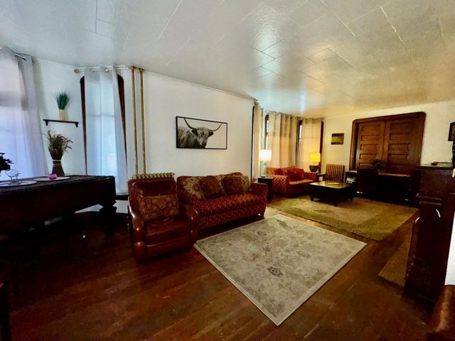 1464 Minnehaha Ave W, Saint Paul, MN 55104