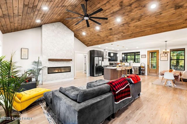 2191 W US HWY 42, La Grange, KY 40031