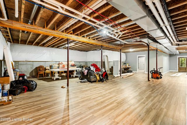 2191 W US HWY 42, La Grange, KY 40031