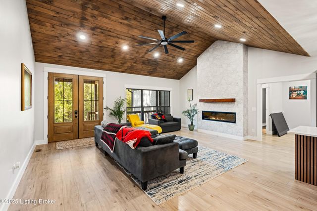 2191 W US HWY 42, La Grange, KY 40031