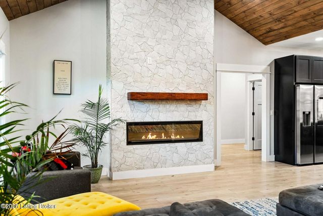 2191 W US HWY 42, La Grange, KY 40031