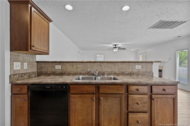 705 Fairfield Circle, Raeford, NC 28376