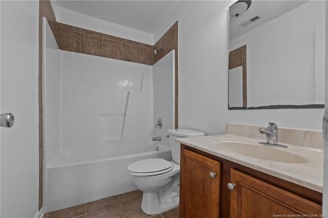 705 Fairfield Circle, Raeford, NC 28376