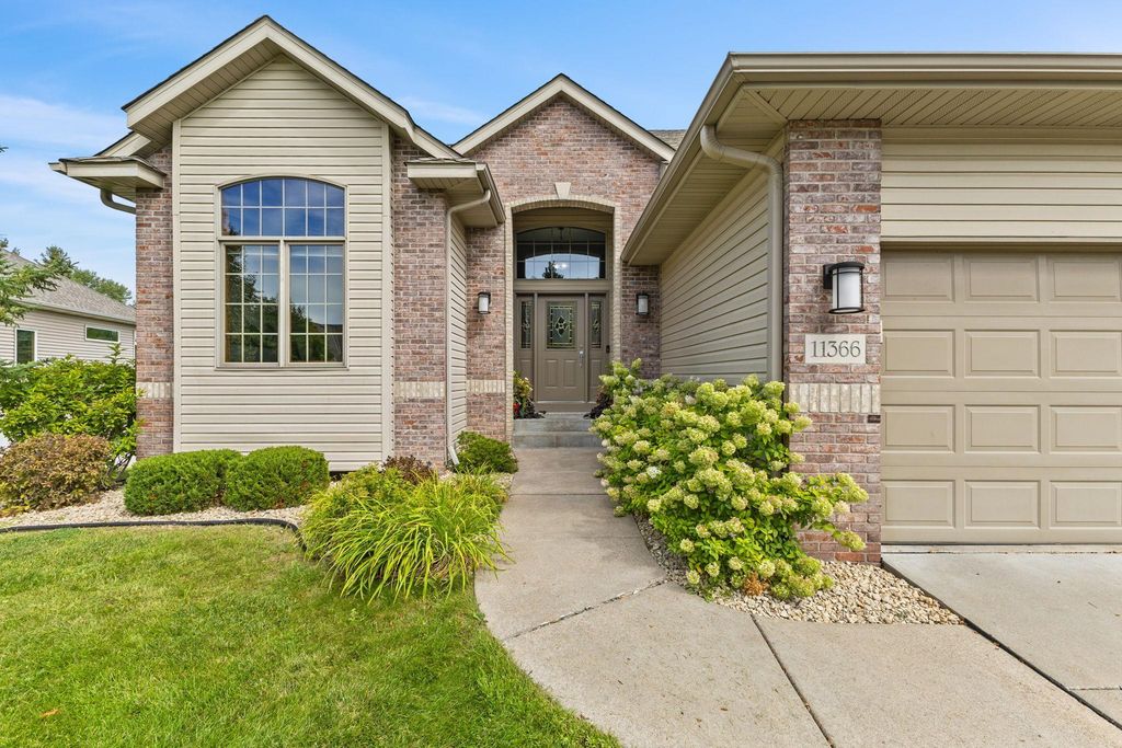 11366 Hillcrest Drive N, Champlin, MN 55316 — photo 5
