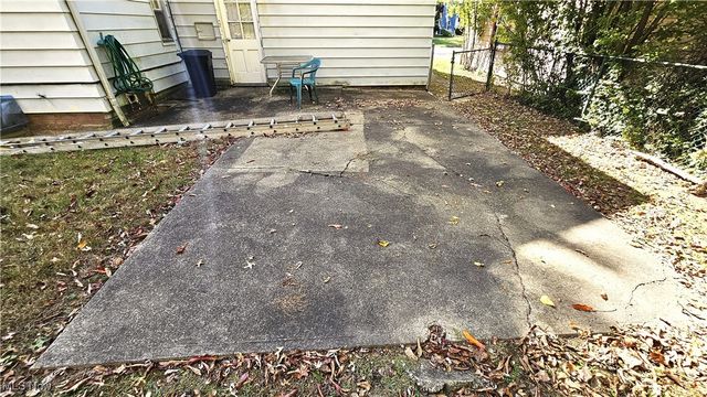 1111 Hereford Road, Cleveland Heights, OH 44112