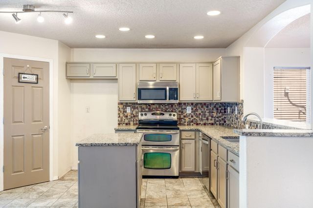 941 Carrizo Street NW, Los Lunas, NM 87031