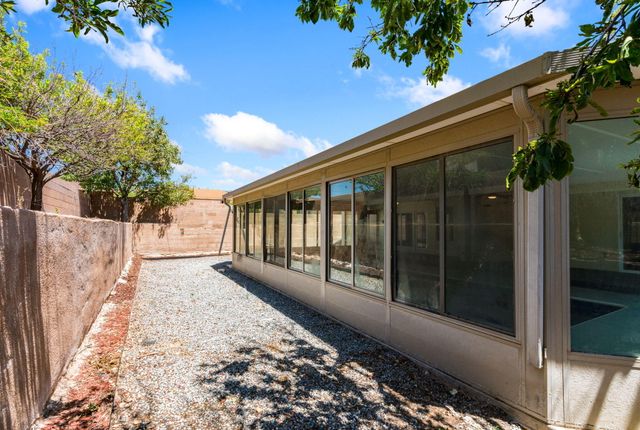 941 Carrizo Street NW, Los Lunas, NM 87031