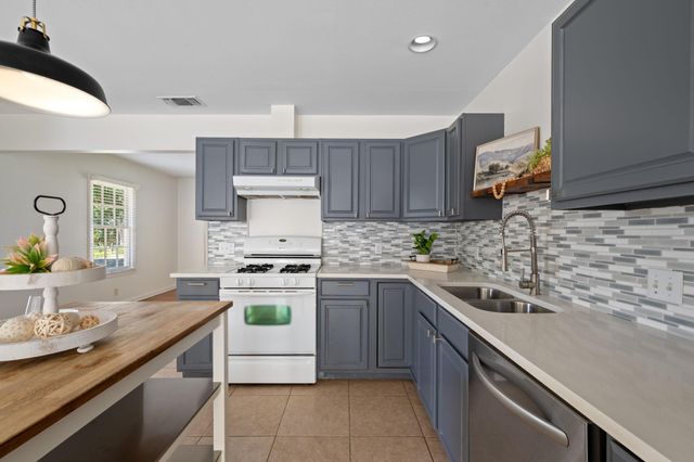 5010 W Frances PL, Austin, TX 78731