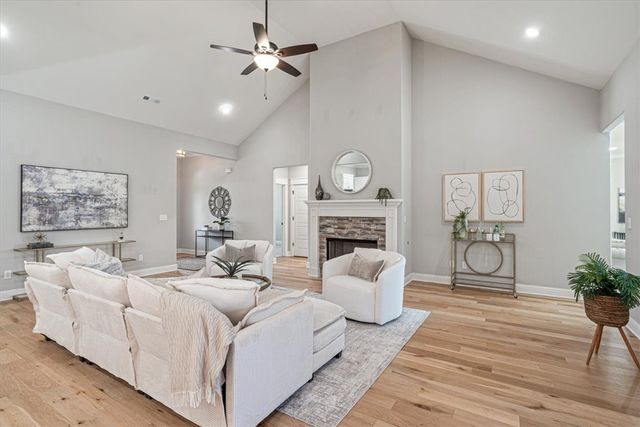 12 Ruthwell Drive, Bella Vista, AR 72715