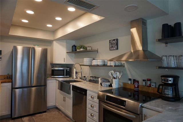 534 PINELLAS BAYWAY S 204, Tierra Verde, FL 33715