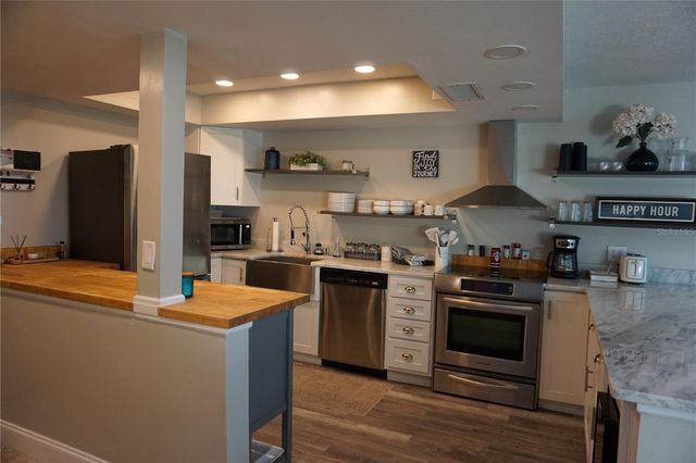 534 PINELLAS BAYWAY S 204, Tierra Verde, FL 33715