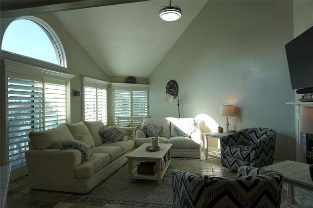 534 PINELLAS BAYWAY S 204, Tierra Verde, FL 33715